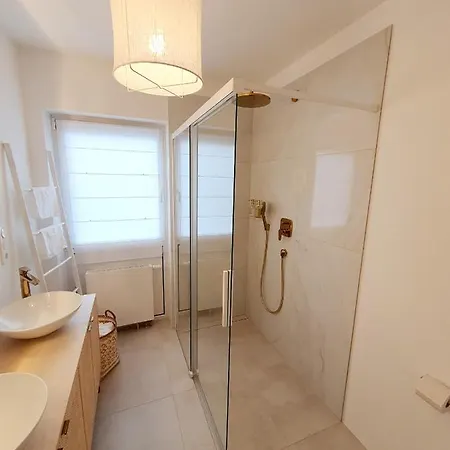 Zeil Daire Eltville am Rhein